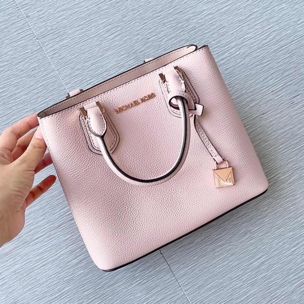 NWT Michael Kors MD Messenger Leather Satchel - Picture 1 of 9